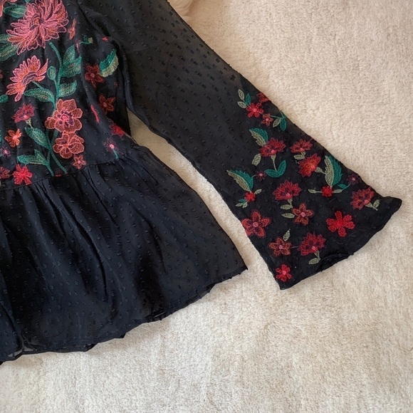 American Eagle Black Embroidered Floral Swiss Dot - Picture 3 of 8